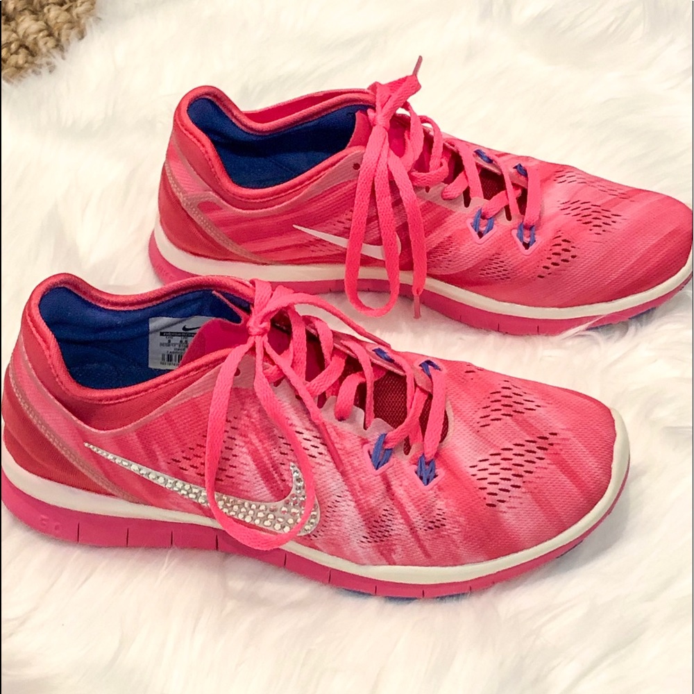 Nike women’s running shoe blinged swoosh 9 Pink
